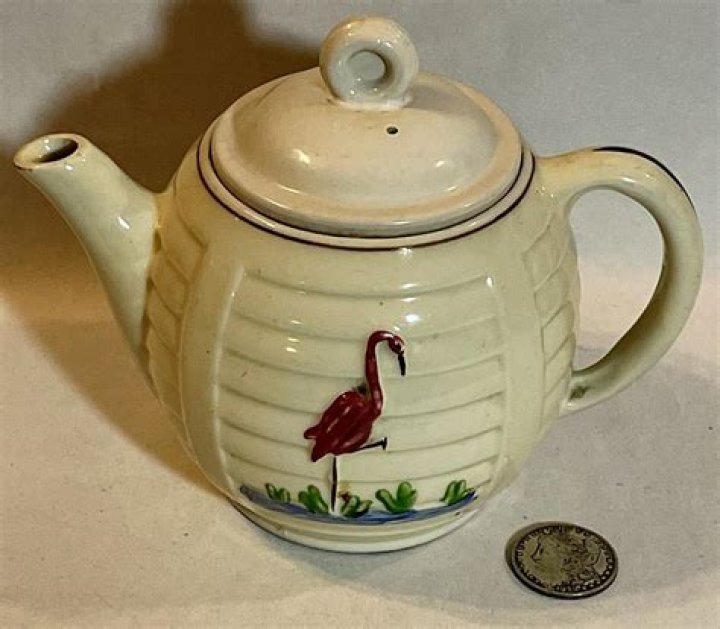 Are vitreous china and porcelain the same?