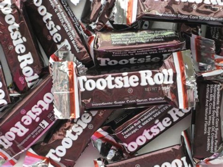 Can a Tootsie Roll kill a dog?