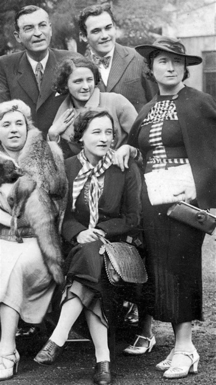 Did any of wladyslaw szpilman family survive?