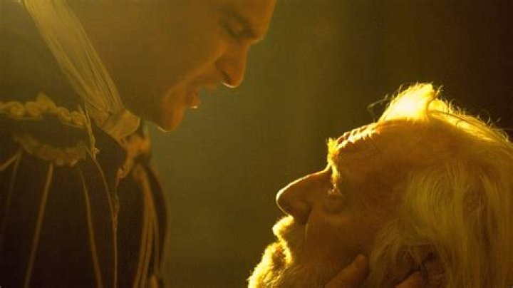 Did maximus kill commodus?