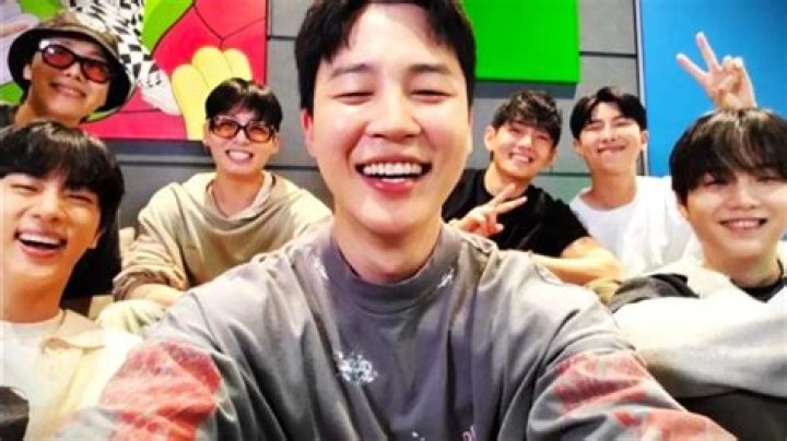 Do bts still live together?