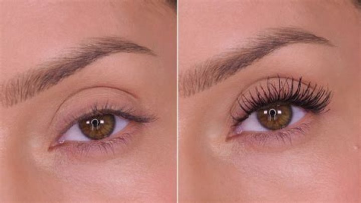 Do you curl eyelashes before mascara?