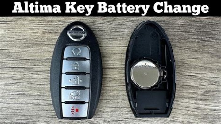 Does a 2003 Nissan Altima have a chip in the key?