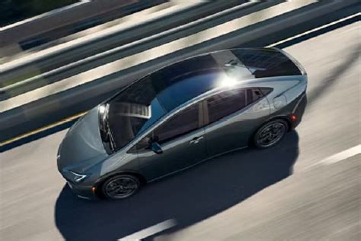 Does a 2007 Prius have an AUX input?