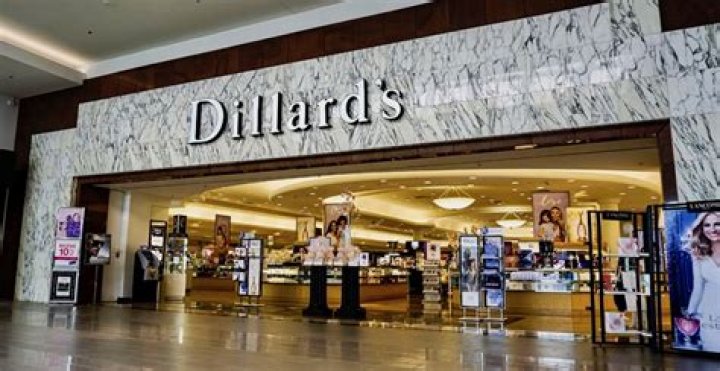 Does Dillards have a tailor?