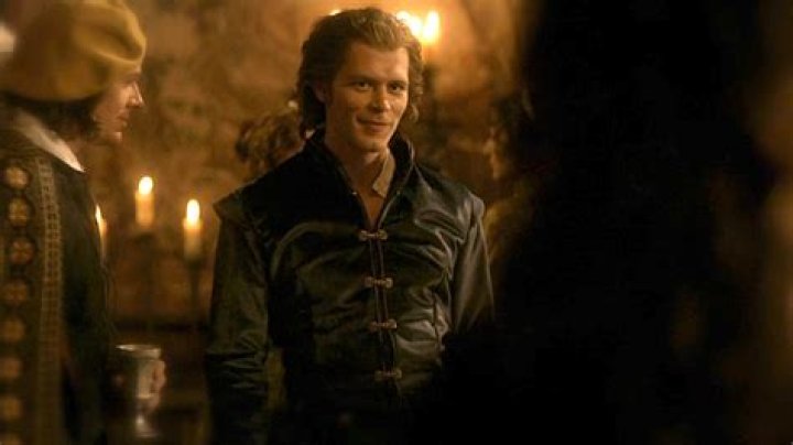 Does Klaus actually die in Season 3?