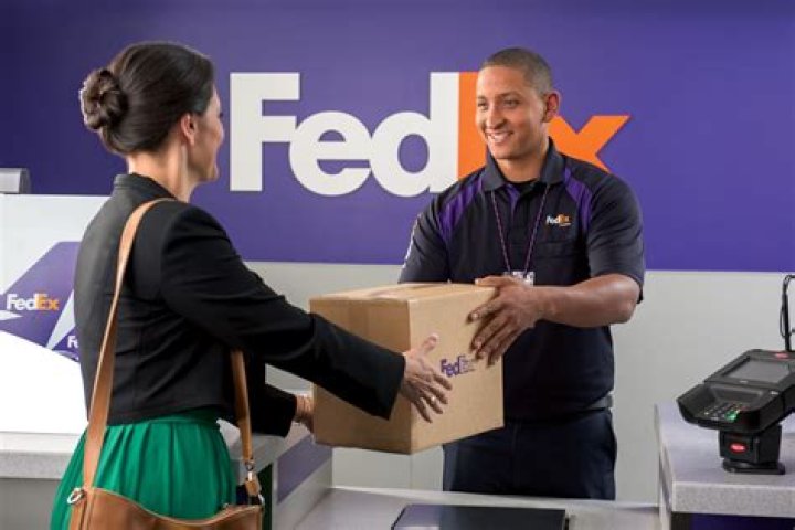 Does UPS and FedEx deliver on Labor Day?
