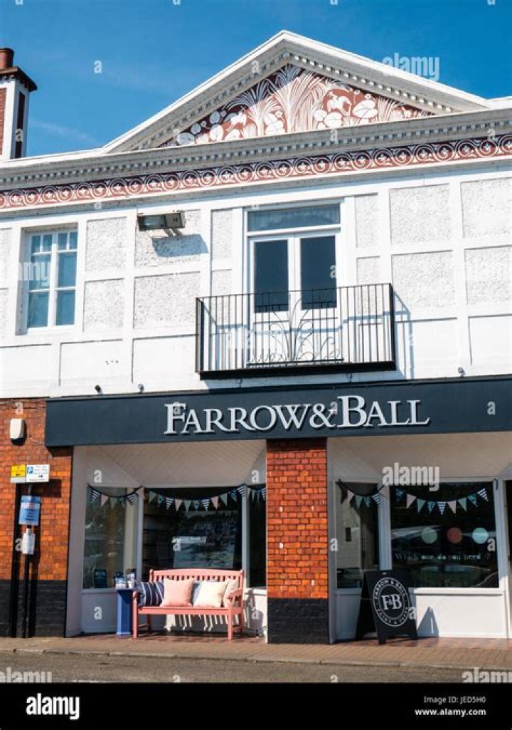 Has farrow and ball clunch been discontinued?