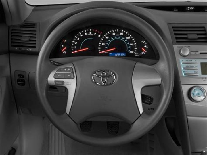 How big is a Toyota Camry steering wheel?