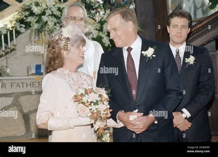 How old is Scott Hamilton's wife?