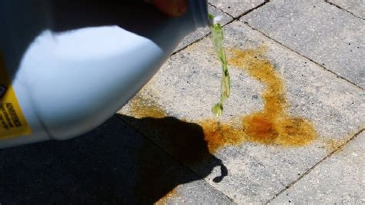 How to remove rust stains from colored pavers?