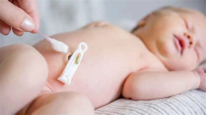 How to treat omphalitis?