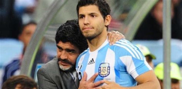 Is aguero related to maradona?