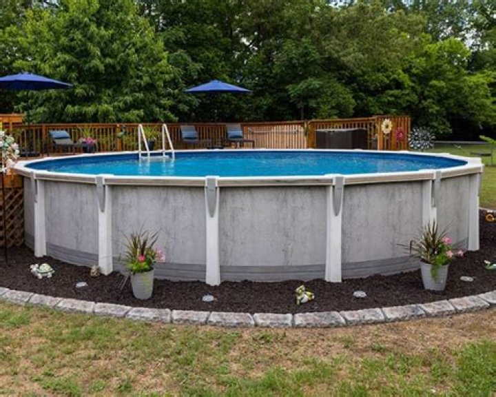 Is an above ground pool a temporary structure?