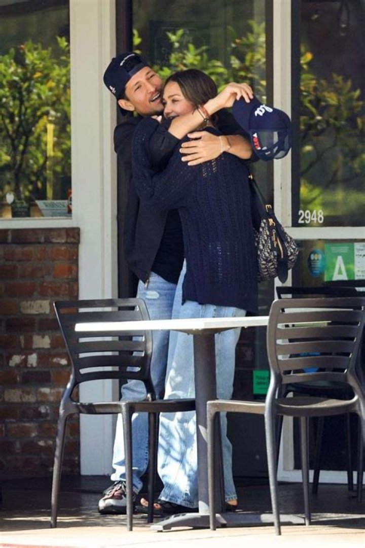 Is danny o'donoghue in a relationship?