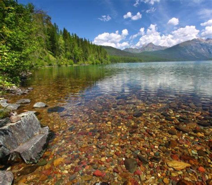 Is lake nakuru a freshwater lake?