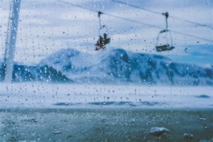 Is snowboarding in the rain bad?