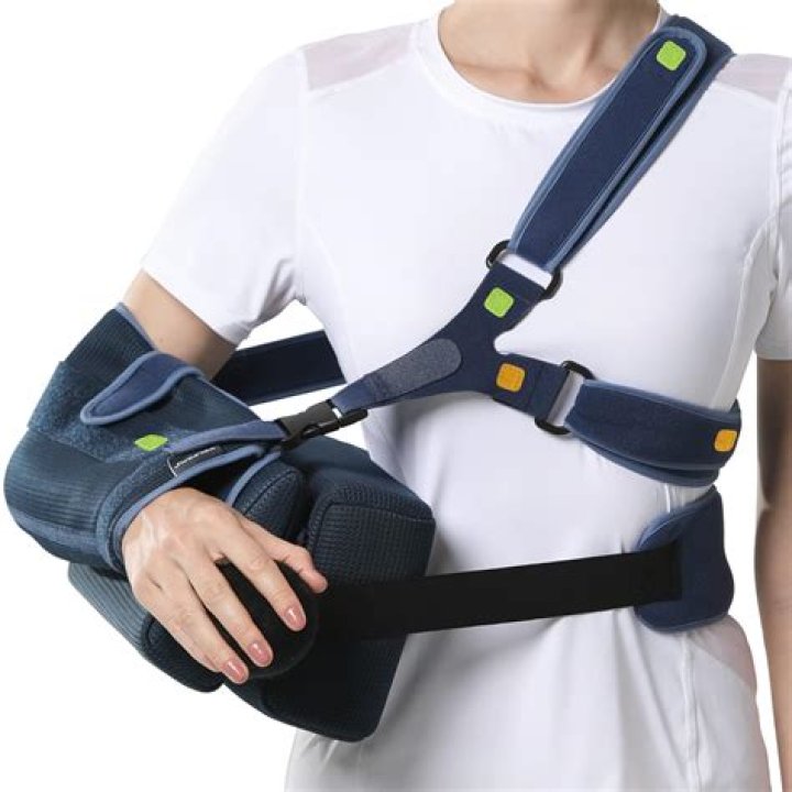 Should i wear a knee immobilizer?