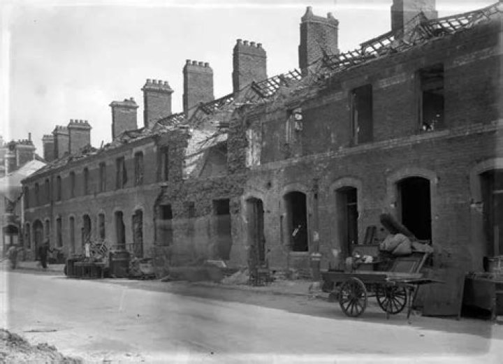 Was cardiff bombed in ww2?