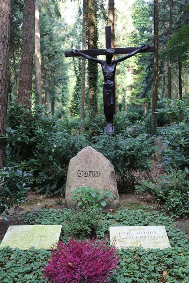 Was karl donitz executed?