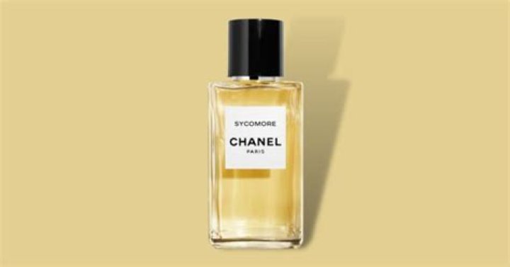 What does chanel sycomore smell like?