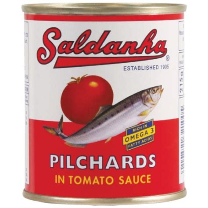 What fish eat pilchards?