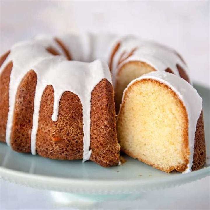 What is a bundt cake?