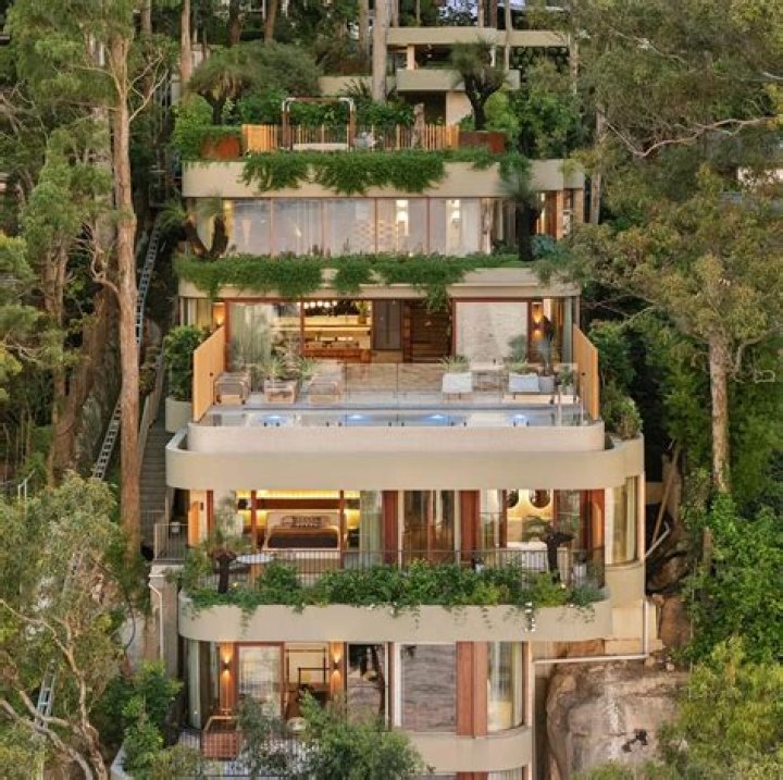 When was jamie durie in manpower?