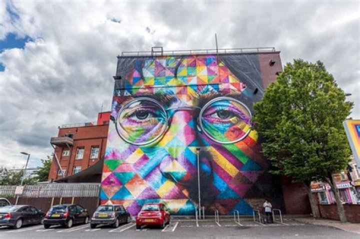 Which famous graffiti artist comes from bristol?