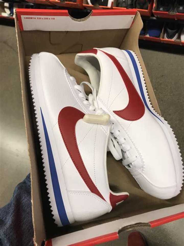 Why do cholos wear nike cortez?